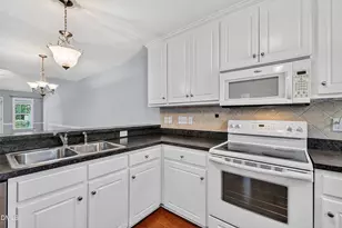 585 Pinecroft Dr, Clayton, NC 27520 - Photo 4