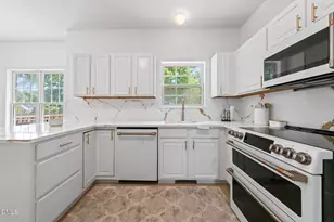 1000 Holly Meadow Dr, Holly Springs, NC 27540 - Photo 12