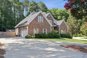 2103 W Marilyn Cir, Cary, NC 27513 - Photo 10