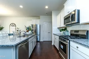 185 Ember St, Zebulon, NC 27597 - Photo 6