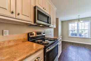 304 Whitehall Ct, Clayton, NC 27520 - Photo 6