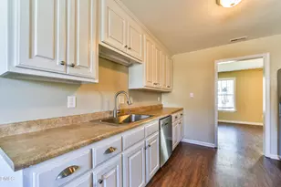 304 Whitehall Ct, Clayton, NC 27520 - Photo 8