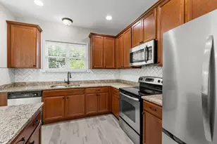 240 E Quailwood Dr, Fuquay-Varina, NC 27526 - Photo 16