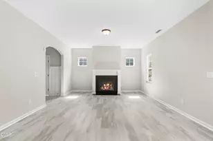 240 E Quailwood Dr, Fuquay-Varina, NC 27526 - Photo 10