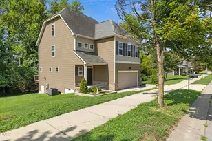 240 E Quailwood Dr, Fuquay-Varina, NC 27526 - Photo 2