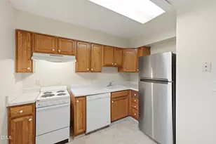 4 Shepherd Ln, Chapel Hill, NC 27514 - Photo 4