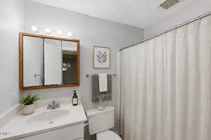 4 Shepherd Ln, Chapel Hill, NC 27514 - Photo 10
