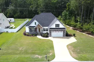 305 Summerfield Dr, Pikeville, NC 27863 - Photo 2