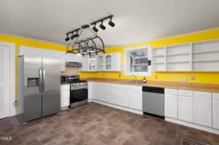 1016 Wells St, Durham, NC 27707 - Photo 8