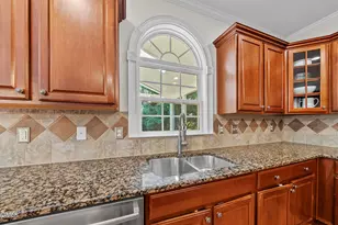 305 Ambermore Pl, Cary, NC 27519 - Photo 10