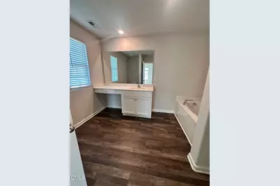 512 Flannel Way, Zebulon, NC 27597 - Photo 4