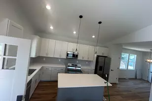 461 New York Ave, Burlington, NC 27215 - Photo 1