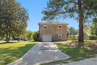 609 Francis Court, Spring Lake, NC 28390 - Photo 4