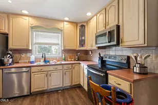 609 Francis Ct, Spring Lake, NC 28390 - Photo 6
