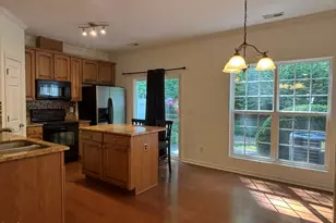 318 Anterbury Dr, Apex, NC 27502 - Photo 2