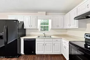 221 Dogwood Ave, Clayton, NC 27520 - Photo 14
