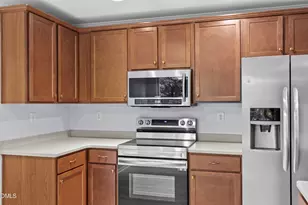 111 Brook Hollow Ct, Cary, NC 27513 - Photo 14