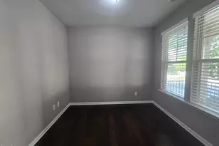 3917 Valley Side Ct, Cary, NC 27519 - Photo 6