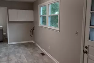 102 S Tunstall Ave, Apex, NC 27502 - Photo 8