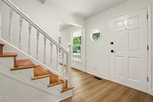102 Amesbury Ln, Cary, NC 27511 - Photo 2