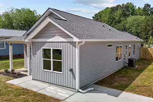 309 E Harnett St, Dunn, NC 28334 - Photo 2