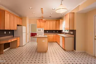 533 Carriage Woods Cir, Cary, NC 27513 - Photo 6