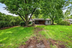 608 Howell St, Selma, NC 27576 - Photo 32