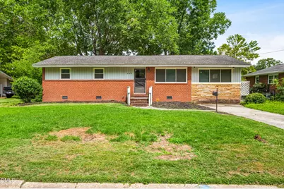608 Howell Street, Selma, NC 27576 - Photo 2