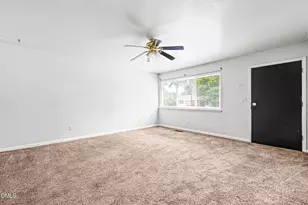 608 Howell St, Selma, NC 27576 - Photo 6