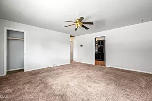 608 Howell St, Selma, NC 27576 - Photo 4