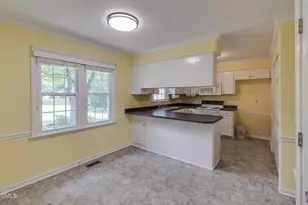 4124 Iverson St, Raleigh, NC 27604 - Photo 10