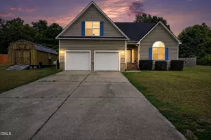 545 Colonial Hills Dr, Lillington, NC 27546 - Photo 2