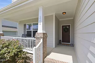 2204 Mills Crest St, Fuquay Varina, NC 27526 - Photo 4