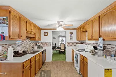 10027 Garland Highway, Clinton, NC 28328 - Photo 18
