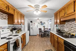 10027 Garland Hwy, Clinton, NC 28328 - Photo 16