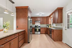 6408 Dixon Dr, Raleigh, NC 27609 - Photo 6