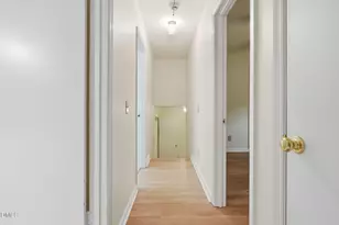 6408 Dixon Dr, Raleigh, NC 27609 - Photo 44