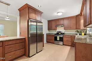 6408 Dixon Dr, Raleigh, NC 27609 - Photo 8