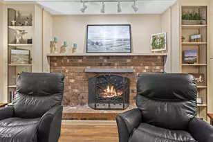 911 Emory Ln, Raleigh, NC 27609 - Photo 12