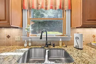911 Emory Ln, Raleigh, NC 27609 - Photo 16