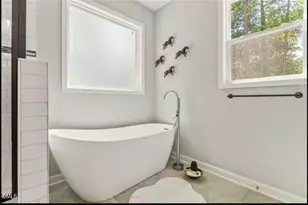 89 Friendly Ln, Henderson, NC 27537 - Photo 6