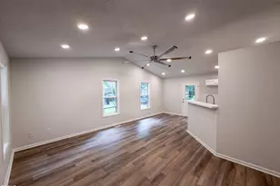 810 Hilltop Cir, Sanford, NC 27332 - Photo 6
