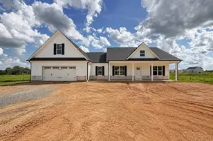 140 Margot Manor Dr, Benson, NC 27504 - Photo 1