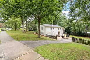 200 Northclift Dr, Raleigh, NC 27609 - Photo 30