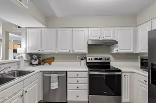 1011 Wirewood Dr, Raleigh, NC 27605 - Photo 14