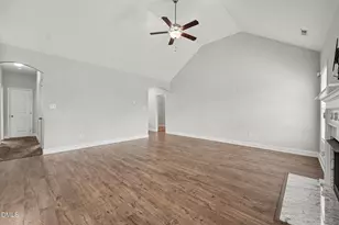 3033 N Kilchattan Dr, Fayetteville, NC 28306 - Photo 10