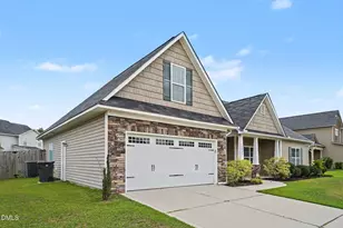 3033 N Kilchattan Dr, Fayetteville, NC 28306 - Photo 2
