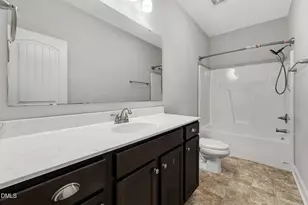 3033 N Kilchattan Dr, Fayetteville, NC 28306 - Photo 26
