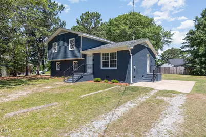 806 Primrose Street, Selma, NC 27576 - Photo 2