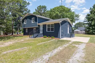 806 Primrose St, Selma, NC 27576 - Photo 2